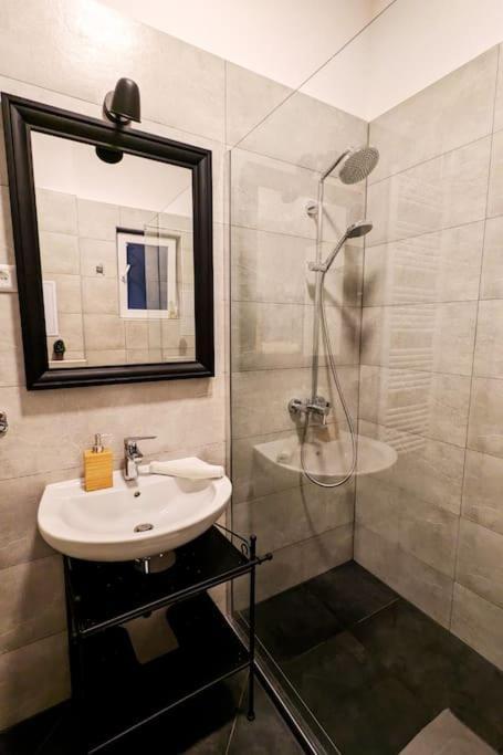 True Zagreb Centrally Located & Spacious Apartment Ngoại thất bức ảnh